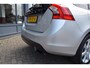 Volvo V60 1.5 T2 Kinetic , Automaat, Navi, PDC voor-achter, Sport lederen stoelen , Cruise contr. Radio-CD, Stoelverwarming.