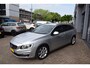 Volvo V60 1.5 T2 Kinetic , Automaat, Navi, PDC voor-achter, Sport lederen stoelen , Cruise contr. Radio-CD, Stoelverwarming.