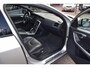 Volvo V60 1.5 T2 Kinetic , Automaat, Navi, PDC voor-achter, Sport lederen stoelen , Cruise contr. Radio-CD, Stoelverwarming.