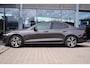 Volvo S60 2.0 B4 Plus Dark | Automaat | Panoramadak Elektrisch | Harman/ Kardon Audio | Sportstoelen Elektrisch Verstelbaar | Stoel + Stuurverwarming |Pilot Assist | Park Assist