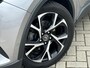 Toyota C-HR 1.8 Hybrid Bi-Tone | Leder | Stoelverwarming | Zomer + winterbanden | Parkeersensoren voor en achter | Toyota Garantie tot 2028!