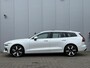 Volvo V60 T6 Plug-in hybrid AWD Plus Bright, Crystal White metallic, Moritz Leder Charcoal, 19" Lichtmetalen velgen, Climate Pack, Premium Pack: Head up display, panoramadak, 360 camera