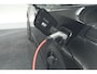 Peugeot e-2008 EV Active Pack 50 kWh | 3 Fase | Camera | Navigatie | Parkeersensoren | Climate Control