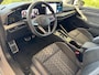 Volkswagen Golf 1.5 eTSI 150pk DSG R-Line Edition | Matrix-LED | Dodehoeksensoren | Stoelverwarming