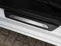 BMW 2-Serie Active Tourer 220i High Executive Edition AUTOMAAT / Trek gw 1500 / Lederen Bekleding / Navigatie / Elektrisch Schuif-/Kanteldak / Elektrisch Bedienbare Achterklep / Head-Up Display /