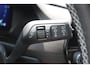 Ford Puma 1.0-125pk EcoBoost Mild-Hybrid Titanium X. Garantie t/m 07-03-2028 ! Slechts 7.400km ! Cruise cntrl, climate cntrl, stoel-, stuur- en voorraamverw., draadloos opladen telefoon, trekhaak afneembaar, navigatie, telefoonvoorb., LM wielen, B&O soundsyst., digitaal dashboard etc.