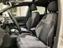 Volkswagen Polo 1.0 TSI R-Line Edition 95 PK Automaat | Panoramadak | Apple Carplay | Stoelverwarming | Park Assist | Achteruitrijcamera | Dodehoeksensoren | Climate Control | Adaptieve cruise control | IQ Lights | Android Auto | 17'' Bergamo Velgen |