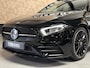 Mercedes-Benz A-klasse 200 d Amg pakket l Night pakket l Sfeer verlichting l Camera l 19 Inch