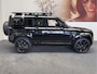 Land Rover Defender 110 2.0 P300 110 HSE 23 INCH NAVIGATIE PANORAMA SCHUIF/KANTELDAK CRUISE CONTROL CLIMATE CONTROL KEYLESS GO RIJSTROOKSENSOREN APPLE CARPLAY/ANDROID 360 CAMERA ZEER MOOI !! Brgl