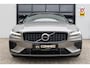 Volvo V60 2.0 T6 Plug-in hybrid AWD Plus Dark Long Range ✅1JaarBOVAG✅Pilot.ass.✅ACC✅Leder
