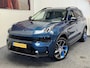 Lynk & Co 01 1.5 6,6kW 100 STUKS OP VOORRAAD ! VOL OPTIES ! 360 CAMERA ADAPTIVE CRUISE CONTROL PANORAMA SCHUIF/KANTELDAK APPLE CARPLAY/ANDROID RIJSTROOKSENSOREN ZEER MOOI !! Brgl