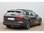 Volvo V60 T6 Automaat Plug-in hybrid AWD Plus Dark| Panoramadak | 360" Rondomzicht camera | Stoelverwarming/stuurwielverwarming | Google services | Semi elektrische trekhaak | Elektrisch bedienbare achterklep | Verwarmd voorruit