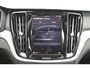 Volvo V60 T6 Automaat Plug-in hybrid AWD Plus Dark| Panoramadak | 360" Rondomzicht camera | Stoelverwarming/stuurwielverwarming | Google services | Semi elektrische trekhaak | Elektrisch bedienbare achterklep | Verwarmd voorruit
