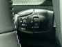 Peugeot e-208 EV Style 50 kWh 136pk | Accu SOH 99,4% | Navigatie | Achteruitrijcamera | Climate Control | Cruise Control | Parkeersensoren | Apple Carplay / Android Auto | DAB+ radio | Bluetooth | Keyless start | Elektrisch inklapbare spiegels | Armsteun | Led koplampen | Donker getint glas | 16" lichtmetalen velgen |