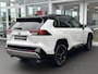 Toyota RAV4 2.5 Hybrid AWD Bi-Tone Apple Carplay/Android Auto navigatie, Stoelverwarming, Achteruitrij camera, Adaptieve cruise control, Kunstlederen/alcantara bekleding, Keyless