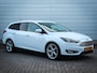 Ford Focus Wagon 1.0 Titanium | Clima | Cruise | Navi | Pdc Voor/Achter | Trekhaak | 17 Inch |