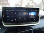 Peugeot 208 100 Pk. *** GT *** Nieuw Type *** SUPERLUXE en SPORTIEF *** Draadloos Apple CarPlay / Android Auto met Google Maps Navigatie en Spotify * Keyless Entry & Start Button * Achteruitrij Parkeer Camera * 1/2 Leder Interieur * DAB Radio * L.M. Velgen * Full Vingerhoets; Vierde Generatie Eersteklas Service !