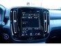 Volvo XC40 T3 Inscription, |Trekhaak | Harman Kardon | Getint glas | 19" Lichtmetalen velgen | Cruise Control | Parkeercamera | Park Assist voor & achter