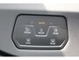 Volkswagen ID.3 Pro Business 59 kWh 204PK / 150kW, Achteruitrijcamera (rear view), adaptieve cruise control (acc), koplampverlichting LED Matrix (IQ.Light), keyless start & entry, verwarmbaar multifunctioneel lederen stuurwiel, verwarmbare voorstoelen, 2-zone climatronic, draadloos telefoon laden, elektrisch verstel-, verwarm- en inklapbare buitenspiegels, navigatie, draadloos Apple Carplay / Android Auto, DAB+, 18" 'East Derry' LMV, privacy glas (65% absorberend)