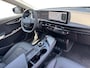 Kia EV6 Light Edition 63 kWh Stoelverwarming | Parkeer sensoren voor + achter | Airco | Navigatie | 428Km WLTP | DEMO