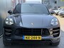 Porsche Macan BWJ 2016 3.6 Turbo 400 PK / AKRAPOVIC / CARBON PAKKET / SCHUIF PANO / MEMORY STOEL / BOSE / LEDER / STOELVERW. + VENT. / NAVI / CLIMA / CRUISE / FULL LED /