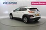 Hyundai Kona Electric Fashion 64 kWh - Carplay, Camera, Stoelverw. SOH 100%