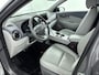 Hyundai Kona Electric Premium 64 kWh | Uniek leder | Head up display | Carplay & Navi | Stoel verwarming & ventilatie |