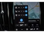Volvo V60 2.0 T6 Plug-in hybrid AWD Plus Dark | Lounge Pakket | Premium Pakket | Lighting Pakket | Forest Lake | 19" 6-Spaaks Black Velgen |