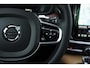 Volvo V60 2.0 T6 Plug-in hybrid AWD Plus Dark | Lounge Pakket | Premium Pakket | Lighting Pakket | Forest Lake | 19" 6-Spaaks Black Velgen |