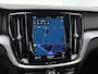 Volvo V60 2.0 B3 Essential Edition | Elektrische uitklapbare Trekhaak | Cruise Controle | Achteruitrij Camera | Apple Carplay / Android Auto |