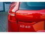 Volvo XC60 2.0 T6 Plug-in hybrid AWD Ultimate Dark | 2250 kg Trekgewicht | Luchtvering | Glazen Schuifdak | Head-Up Display | Trekhaak | Lederenbekleding met geheugen | Bowers & Wilkins Audio | 360 Camera |