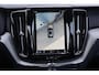 Volvo XC60 2.0 T6 Plug-in hybrid AWD Plus Dark | 2250 kg Trekgewicht | 360 Camera | Glazen Schuifdak | Adaptieve Cruise Control | Dodehoeksensoren | Trekhaak | Stoel & Stuurverwarming