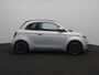 Fiat 500C La Prima 42 kWh | DEMO | Lederen Stoelbekleding | NAVI | Camera | 17'' LM. Velgen | Stoelverwarming | Blind Spot |