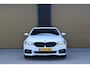 BMW 5-Serie 520i High Executive * M Sportpakket * Comfortstoelen * Glasdak * Trekhaak * Sfeerverlichting *