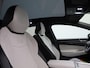 Volkswagen ID.7 Tourer Pro S Business 86 kWh | Fysieke voorraad auto | Direct leverbaar | Exterieur Pakket Plus incl. 'Smart Glass'-panoramadak | Interieur Pakket Plus | Black Edition | Warmtepomp voor actieradiusoptimalisatie