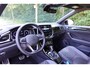 Volkswagen T-Roc 1.5 TSI R-Line Business+ | Adaptive cruise control | I.Q Light | Stoelverw. | Stuurwielverw. | Park assist | Elektr. achterklep | Keyless | Trekhaak Afneembaar |