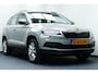 Skoda Karoq 1.5 150pk TSI ACT Style. Carplay/Android Navi, Stoelverw, 17"LMV, Haak 1500kg