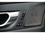 Volvo XC60 Recharge T8 AWD R-Design | Apple Carplay/Android Auto | Audio installatie premium | Cruise control adaptief | Panoramadak |