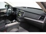 Volvo XC90 T8 AUT8 Plug-in hybrid AWD Ultra Dark | Luchtvering | Semi elektrische trekhaak | Panoramadak met schuif-/kantelfunctie | Bowers & Wilkins High End Audio | Verwarmbare voorstoelen met massagefunctie en ventilatie | Verwarmbare achterbank | Rondomzicht camera | Adaptive Cruise