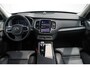 Volvo XC90 T8 AUT8 Plug-in hybrid AWD Ultra Dark | Luchtvering | Semi elektrische trekhaak | Panoramadak met schuif-/kantelfunctie | Bowers & Wilkins High End Audio | Verwarmbare voorstoelen met massagefunctie en ventilatie | Verwarmbare achterbank | Rondomzicht camera | Adaptive Cruise
