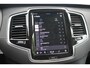 Volvo XC90 T8 AUT8 Plug-in hybrid AWD Ultra Dark | Luchtvering | Semi elektrische trekhaak | Panoramadak met schuif-/kantelfunctie | Bowers & Wilkins High End Audio | Verwarmbare voorstoelen met massagefunctie en ventilatie | Verwarmbare achterbank | Rondomzicht camera | Adaptive Cruise