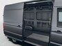 Volkswagen Crafter Bedrijfswagens 35 2.0 TDI 140pk Highline L3H3 · Camera · Trekhaak · Tussenschot · Alarm · Cruise Control · Trekhaak · Garantie t/m 22-12-2028 of 120.000km