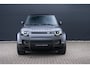Land Rover Defender 2.0 P300e 110 X-Dynamic HSE / Charcoal Metallic matt wrap / Urban velgen / Ebony leather / Uitklapbare trekhaak