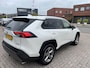 Toyota RAV4 2.5 Hybrid Business Plus Navigatie Trekhaak Camera DAB Adaptieve Cruise Control Leer Elek. Bestuurdersstoel stoelverwarming JBL Audio Carplay Keyless Extra Getint Glas 1e Eigenaar NL Auto Wit Metallic