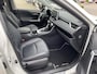 Toyota RAV4 2.5 Hybrid Business Plus Navigatie Trekhaak Camera DAB Adaptieve Cruise Control Leer Elek. Bestuurdersstoel stoelverwarming JBL Audio Carplay Keyless Extra Getint Glas 1e Eigenaar NL Auto Wit Metallic