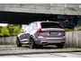 Volvo XC60 2.0 T6 Plug-in hybrid AWD Plus Dark | Facelift | Luchtvering | Heico Body Kit | Selected Level | Black Pack | Schuif Kantel Dak | 360 Camera | Head Up Display | Donker Glas | 22" Vossen | Lederen Bekleding | Diamand Sticksel | Trekhaak |