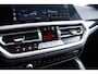 BMW 4-Serie Cabrio M440i High Executive Parking/Driving Assistant - Active Guard Plus - Head up - Ambiance verlichting - Comfort Access - Air collar - Windscherm - Automatisch dimmende binnen/buitenspiegel -