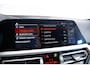 BMW 4-Serie Cabrio M440i High Executive Parking/Driving Assistant - Active Guard Plus - Head up - Ambiance verlichting - Comfort Access - Air collar - Windscherm - Automatisch dimmende binnen/buitenspiegel -