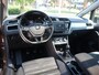 Volkswagen Touran 1.2 TSI Connected Series Navi / Climate / Trekh / Pano / Nieuwe APK / 7 Persoons