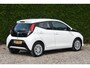 Toyota Aygo 1.0 VVT-i x-play / bekende historie / camera / airco / elek. ramen / audio bediening op het stuur / snelheidsbegrenzer